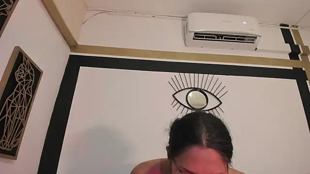 Snapshot of EmilyGomezLS chatting on 05/08/26, 11:37 EmilyGomezLS online show from 05/08/26, 11:37