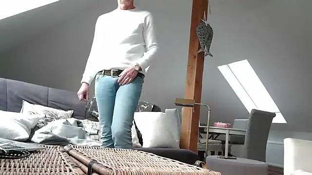 maxmueller321 online show from 04/16/26, 07:42