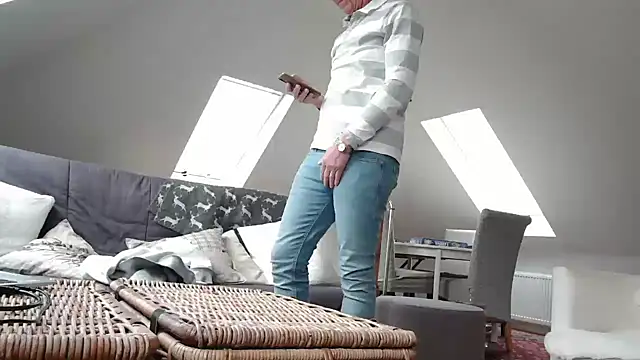 maxmueller321 online show from 04/19/26, 08:02