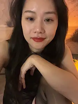 Eliza-E online show from 12/18/25, 01:28