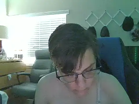 Snapshot of KaliSnow199623 chatting on 12/03/24, 11:24 KaliSnow199623 online show from 12/03/24, 11:24