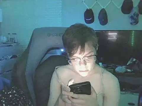 Snapshot of KaliSnow199623 chatting on 12/06/24, 03:30 KaliSnow199623 online show from 12/06/24, 03:30