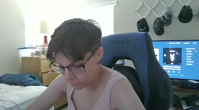 Snapshot of KaliSnow199623 chatting on 01/04/25, 10:24 KaliSnow199623 online show from 01/04/25, 10:24