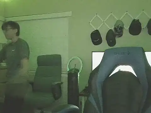 Snapshot of KaliSnow199623 chatting on 01/09/25, 02:01 KaliSnow199623 online show from 01/09/25, 02:01