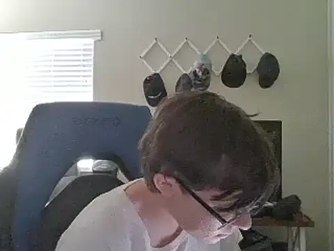 Snapshot of KaliSnow199623 chatting on 01/09/25, 10:20 KaliSnow199623 online show from 01/09/25, 10:20