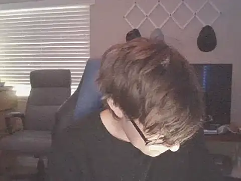 Snapshot of KaliSnow199623 chatting on 02/13/25, 12:46 KaliSnow199623 online show from 02/13/25, 12:46