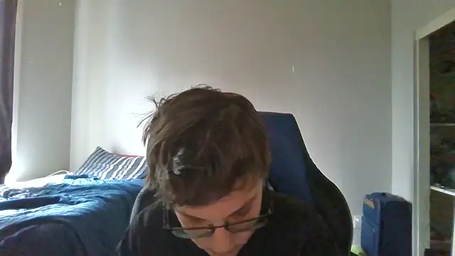 Snapshot of KaliSnow199623 chatting on 09/08/25, 11:15 KaliSnow199623 online show from 09/08/25, 11:15