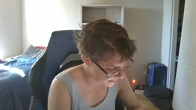 Snapshot of KaliSnow199623 chatting on 09/17/25, 10:11 KaliSnow199623 online show from 09/17/25, 10:11