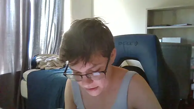 Snapshot of KaliSnow199623 chatting on 09/20/25, 12:11 KaliSnow199623 online show from 09/20/25, 12:11