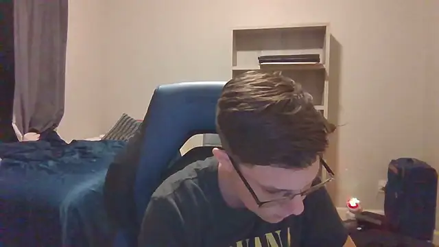 Snapshot of KaliSnow199623 chatting on 09/30/25, 03:00 KaliSnow199623 online show from 09/30/25, 03:00