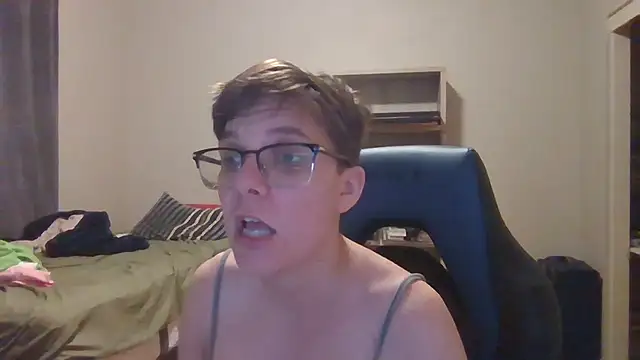 Snapshot of KaliSnow199623 chatting on 10/22/25, 03:07 KaliSnow199623 online show from 10/22/25, 03:07