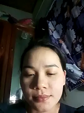 Ngoc-Trinh online show from 01/05/25, 04:06