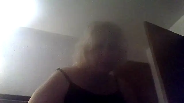 Snapshot of Icedcoffee2024 chatting on 10/15/25, 12:27 Icedcoffee2024 online show from 10/15/25, 12:27