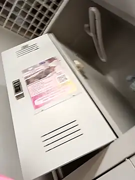 Snapshot of hugebobbs chatting on 01/30/25, 01:21 hugebobbs online show from 01/30/25, 01:21