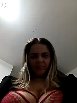 Snapshot of hugebobbs chatting on 09/23/25, 12:41 hugebobbs online show from 09/23/25, 12:41