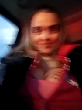 Snapshot of hugebobbs chatting on 10/31/25, 02:40 hugebobbs online show from 10/31/25, 02:40