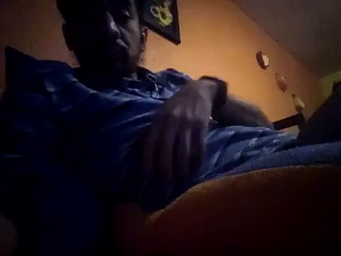 Snapshot of Angel_Coronel chatting on 12/04/24, 07:39 Angel Coronel online show from 12/04/24, 07:39
