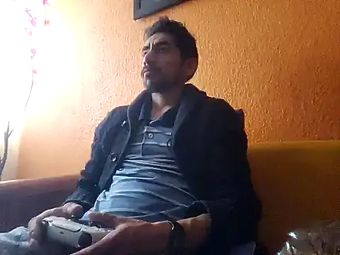 Snapshot of Angel_Coronel chatting on 12/05/24, 08:55 Angel Coronel online show from 12/05/24, 08:55