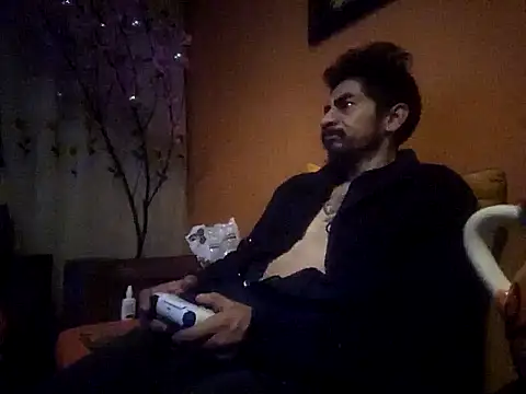 Snapshot of Angel_Coronel chatting on 01/15/25, 08:09 Angel Coronel online show from 01/15/25, 08:09