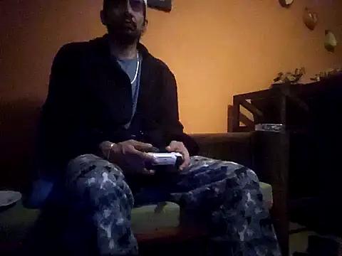 Snapshot of Angel_Coronel chatting on 01/21/25, 04:43 Angel Coronel online show from 01/21/25, 04:43