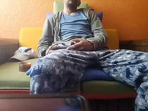 Snapshot of Angel_Coronel chatting on 02/18/25, 06:37 Angel Coronel online show from 02/18/25, 06:37
