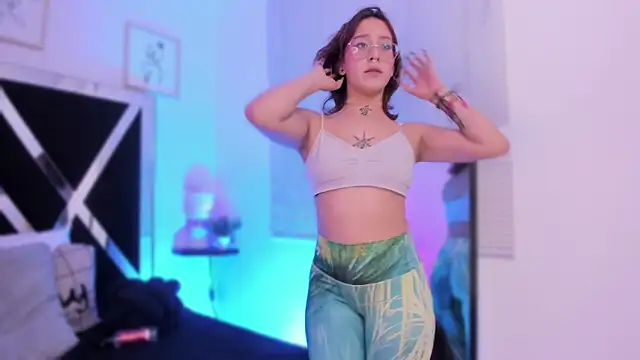 sofi bakerr online show from 03/19/25, 11:14