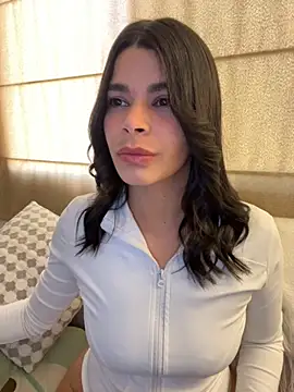 Snapshot of DaryRos chatting on 11/17/25, 09:20 DaryRos online show from 11/17/25, 09:20