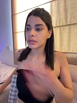 Snapshot of DaryRos chatting on 12/16/25, 09:20 DaryRos online show from 12/16/25, 09:20