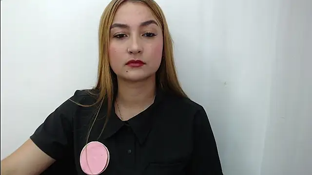 salome  lopez  online show from 11/07/25, 02:39