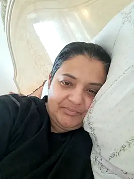 sarahhh1987 online show from 02/10/26, 06:39