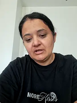 sarahhh1987 online show from 04/06/26, 08:48