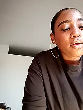 Snapshot of Perlasexyu1 chatting on 09/19/25, 01:56 Perlasexyu1 online show from 09/19/25, 01:56