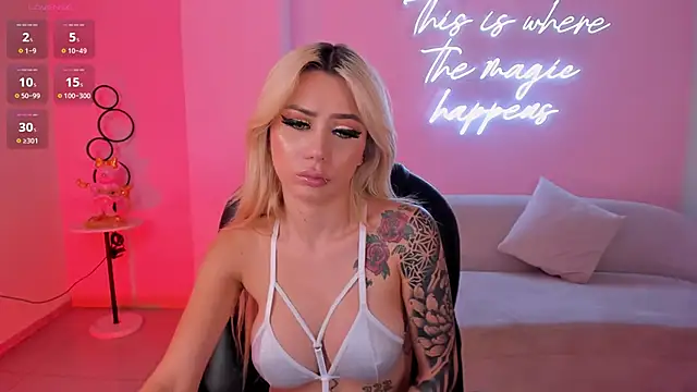 HannaConnor  online show from 02/13/25, 03:18