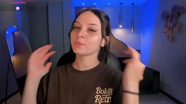 AliceHarper  online show from 04/05/26, 04:37