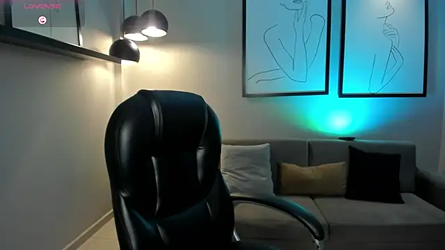 AliceHarper  online show from 05/05/26, 07:22