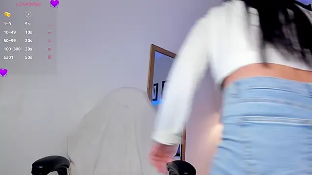 Snapshot of aliscollins_ chatting on 02/19/25, 02:23 aliscollins online show from 02/19/25, 02:23