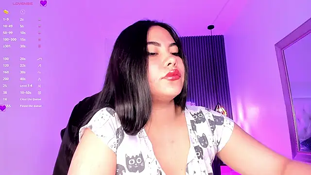 Snapshot of aliscollins_ chatting on 09/13/25, 02:00 aliscollins online show from 09/13/25, 02:00