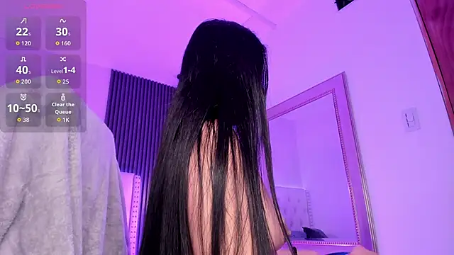 Snapshot of aliscollins_ chatting on 09/24/25, 01:20 aliscollins online show from 09/24/25, 01:20