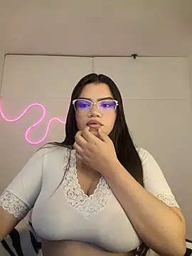 Snapshot of Johanna6 chatting on 02/21/25, 02:06 Johanna6 online show from 02/21/25, 02:06