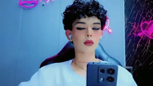 Snapshot of Marian_LV chatting on 11/20/25, 05:34 Marian LV online show from 11/20/25, 05:34