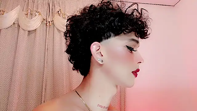 Snapshot of Marian_LV chatting on 12/14/25, 06:08 Marian LV online show from 12/14/25, 06:08