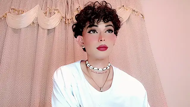 Snapshot of Marian_LV chatting on 12/14/25, 11:53 Marian LV online show from 12/14/25, 11:53