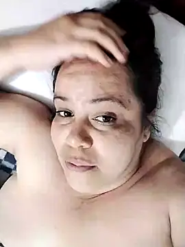 Snapshot of lunanataly chatting on 11/24/25, 12:43 lunanataly online show from 11/24/25, 12:43