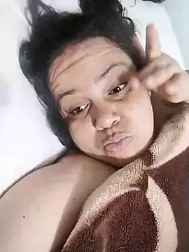 Snapshot of lunanataly chatting on 11/25/25, 01:16 lunanataly online show from 11/25/25, 01:16