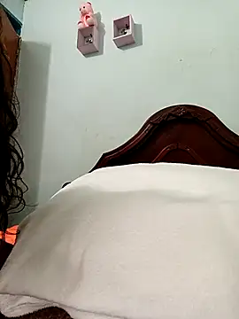 Snapshot of lunanataly chatting on 03/01/26, 03:47 lunanataly online show from 03/01/26, 03:47