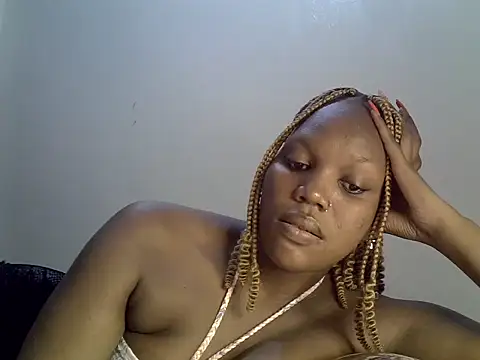 Pretty-sassy online show from 02/06/25, 08:02