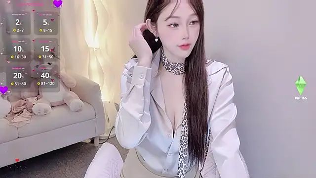 Snapshot of Kiss-18 chatting on 10/30/25, 01:01 Kiss-18 online show from 10/30/25, 01:01