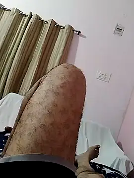 Snapshot of roadtucker123 chatting on 02/06/25, 05:40 roadtucker123 online show from 02/06/25, 05:40