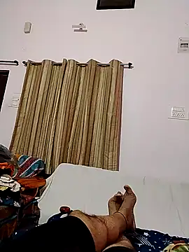 Snapshot of roadtucker123 chatting on 02/09/25, 01:00 roadtucker123 online show from 02/09/25, 01:00