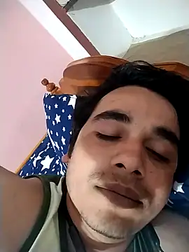 Snapshot of roadtucker123 chatting on 03/14/25, 05:24 roadtucker123 online show from 03/14/25, 05:24